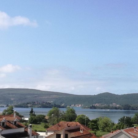 Milosavljevic Apartments Tivat Buitenkant foto