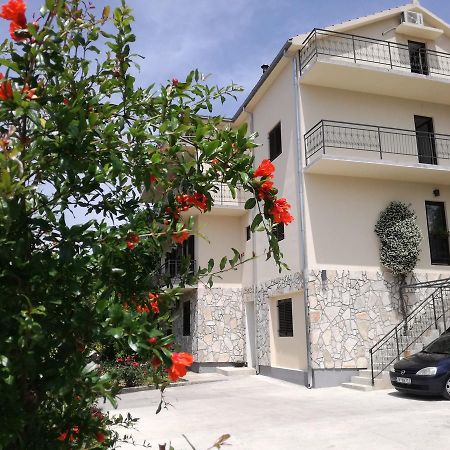 Milosavljevic Apartments Tivat Buitenkant foto