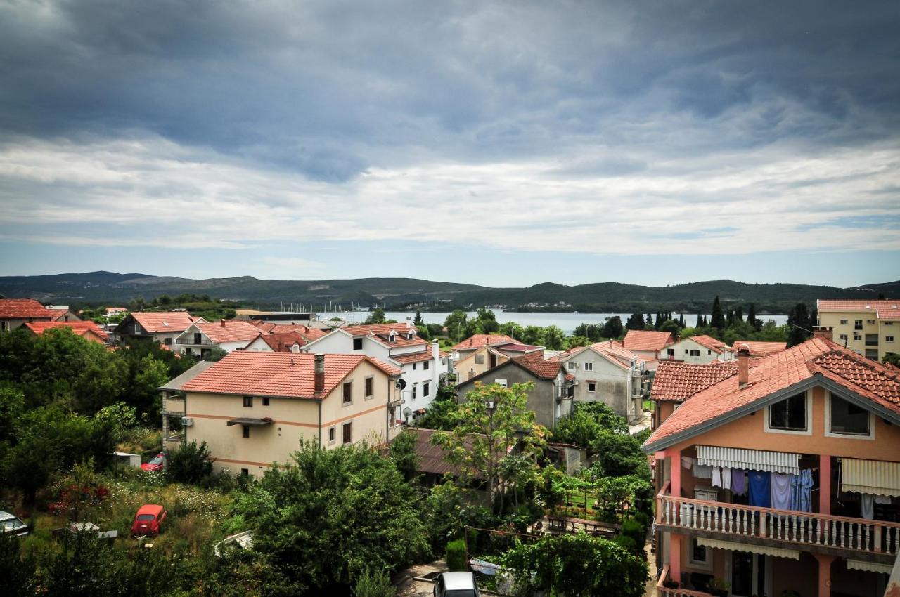 Milosavljevic Apartments Tivat Buitenkant foto