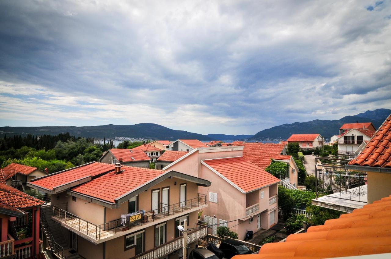 Milosavljevic Apartments Tivat Buitenkant foto