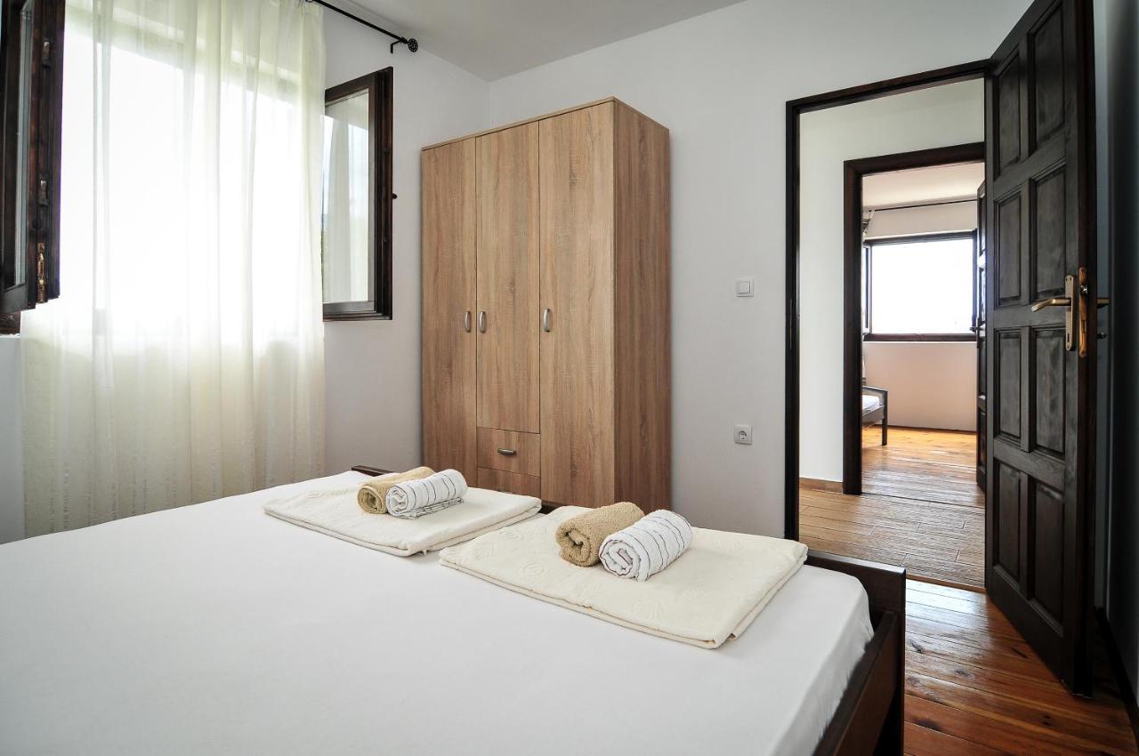Milosavljevic Apartments Tivat Buitenkant foto
