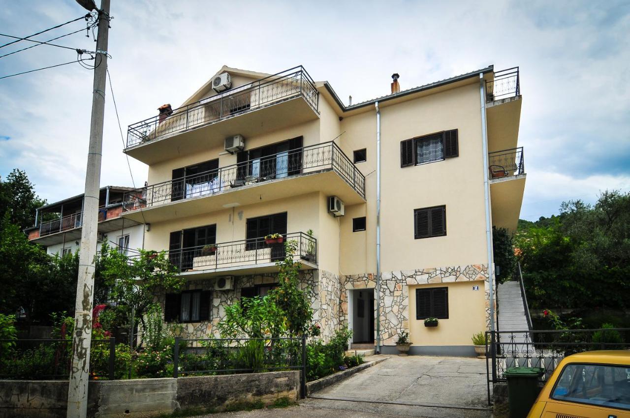 Milosavljevic Apartments Tivat Buitenkant foto