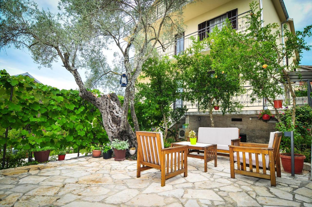 Milosavljevic Apartments Tivat Buitenkant foto