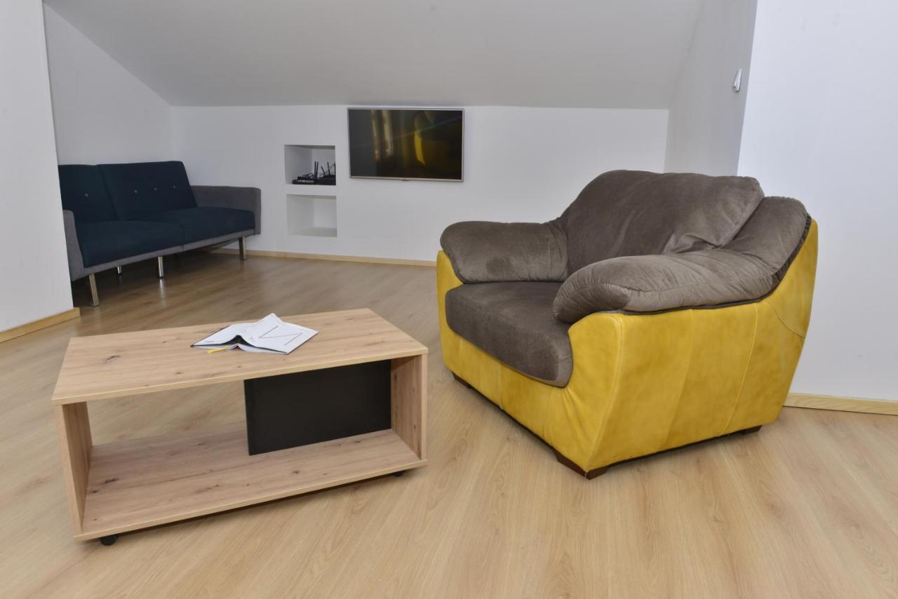 Milosavljevic Apartments Tivat Buitenkant foto