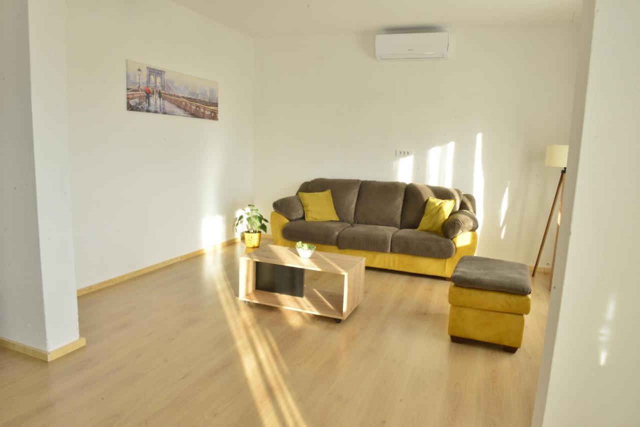 Milosavljevic Apartments Tivat Buitenkant foto