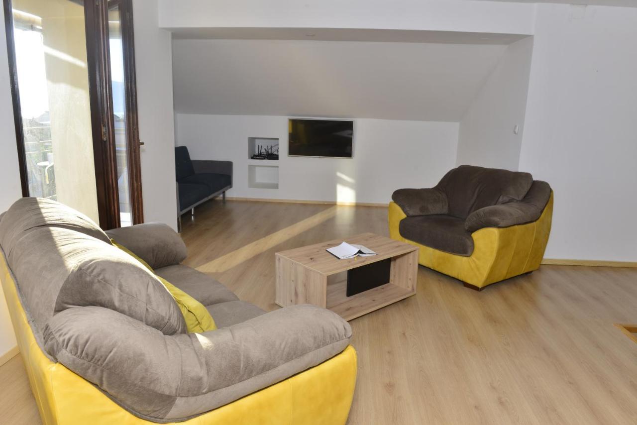 Milosavljevic Apartments Tivat Buitenkant foto