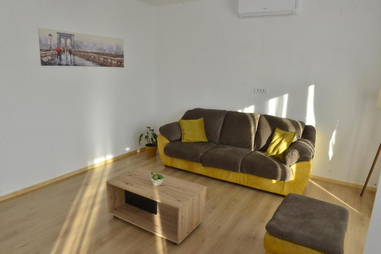 Milosavljevic Apartments Tivat Buitenkant foto