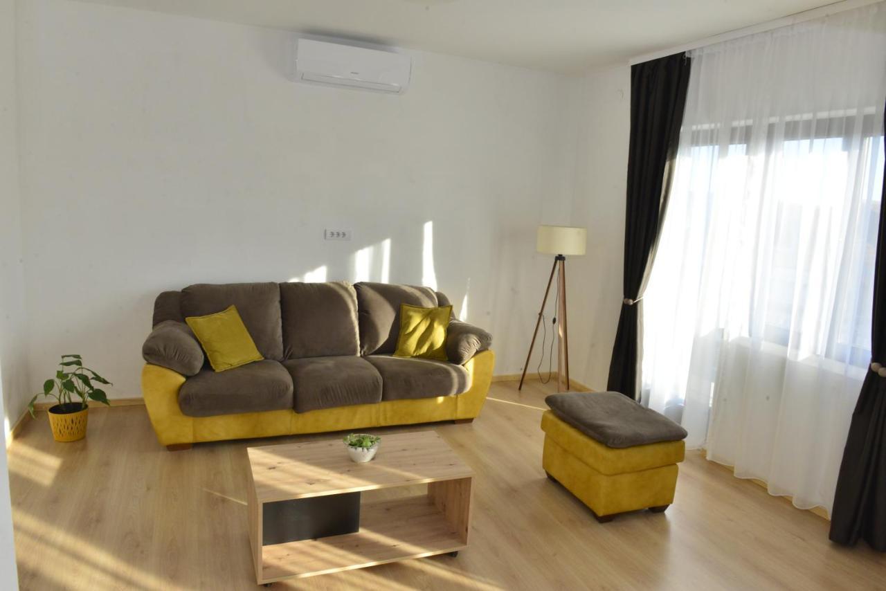 Milosavljevic Apartments Tivat Buitenkant foto