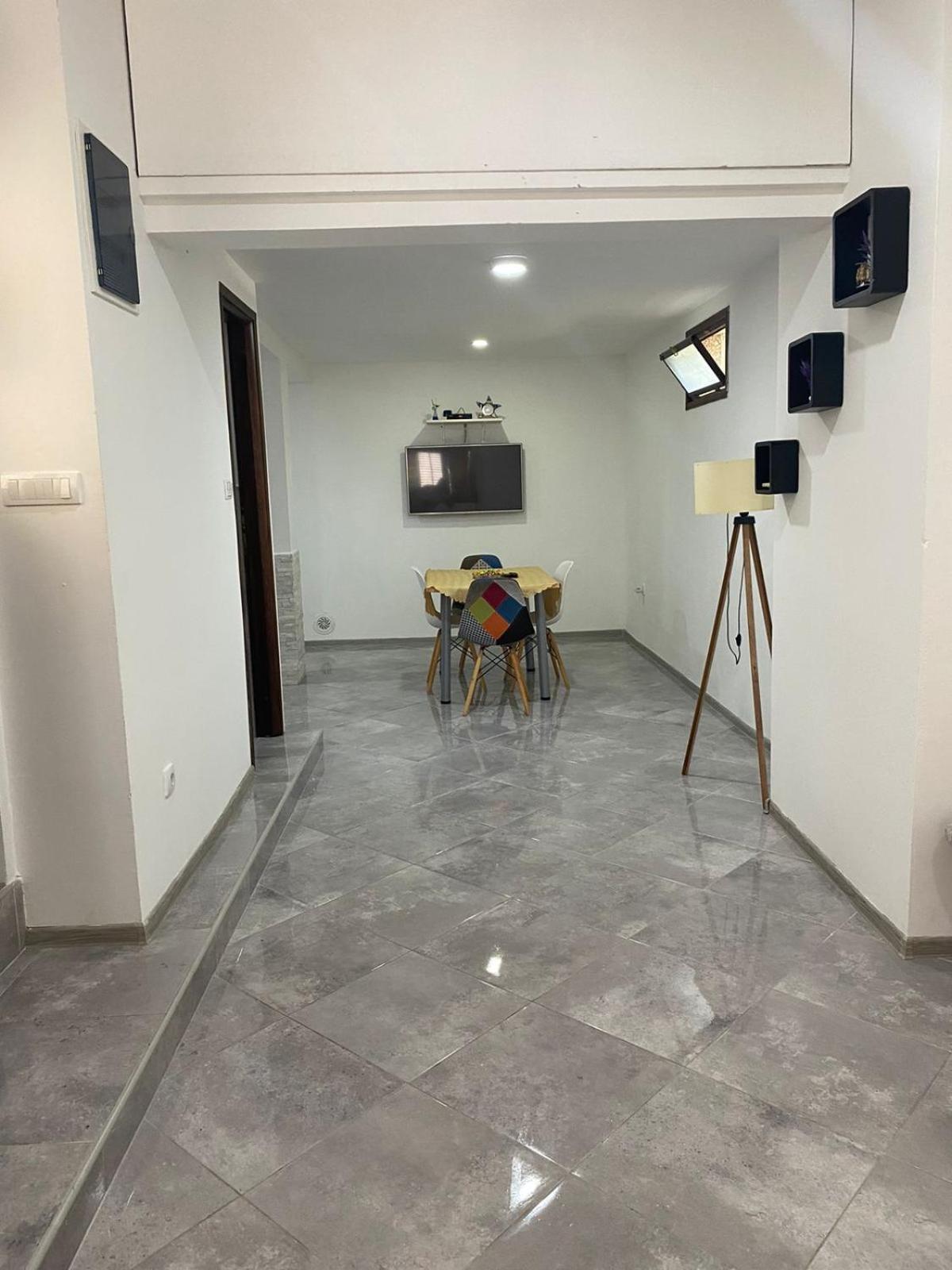 Milosavljevic Apartments Tivat Buitenkant foto