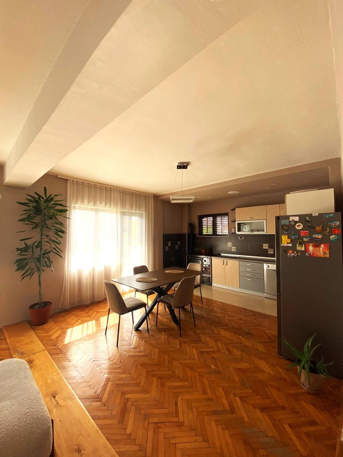 Milosavljevic Apartments Tivat Buitenkant foto
