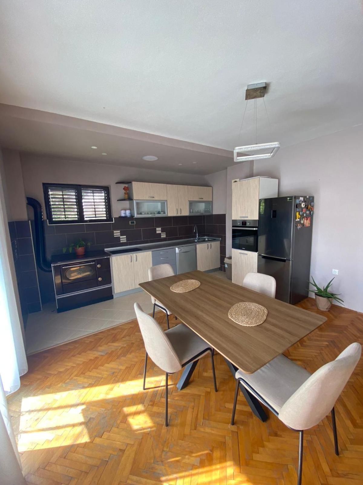 Milosavljevic Apartments Tivat Buitenkant foto