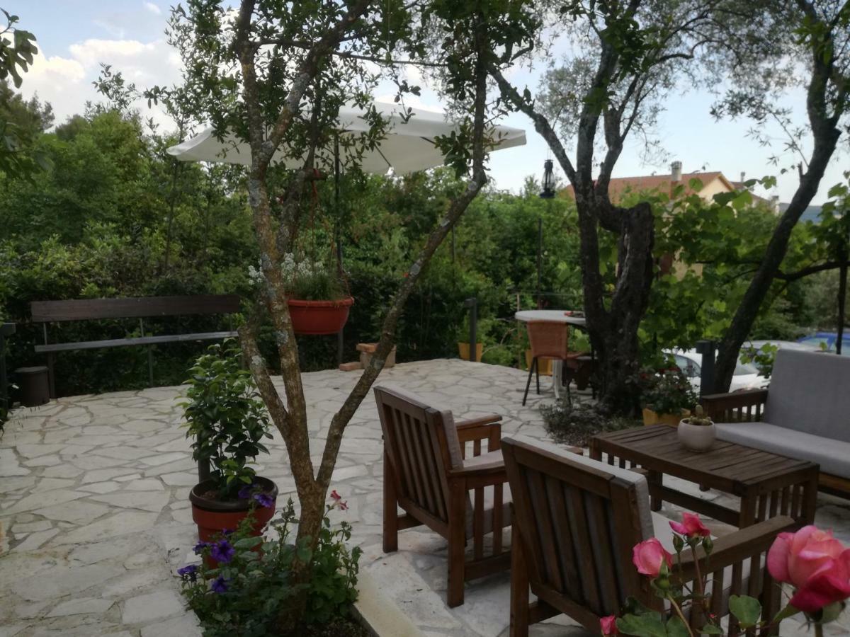 Milosavljevic Apartments Tivat Buitenkant foto